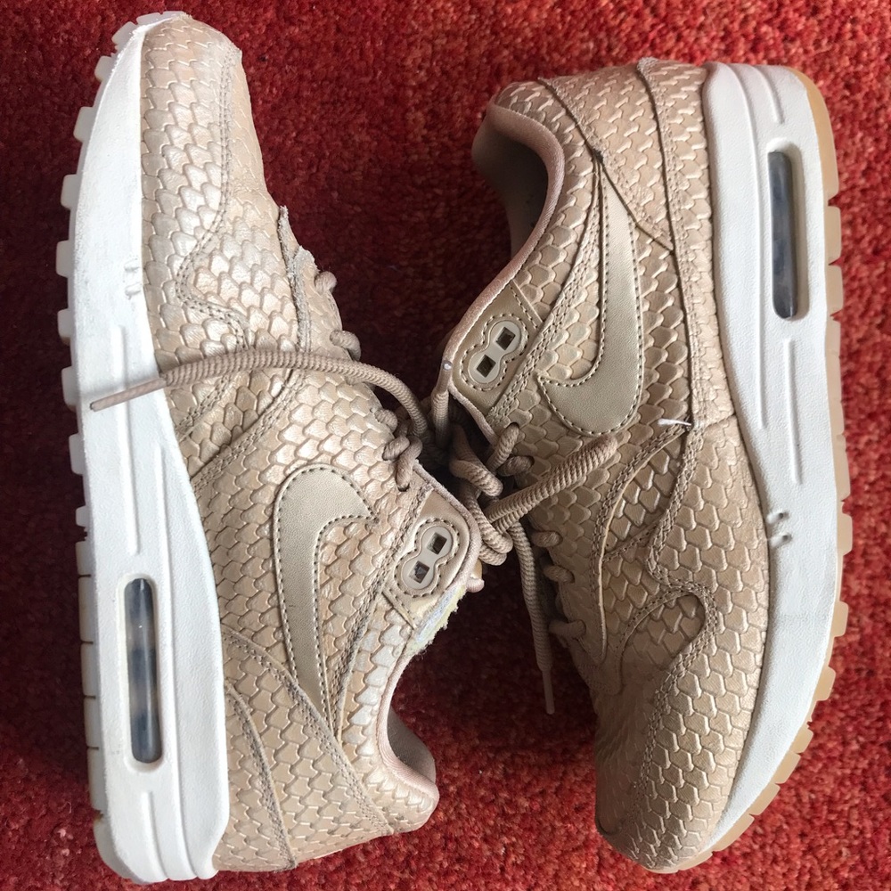 Gold scales Nike Air Max